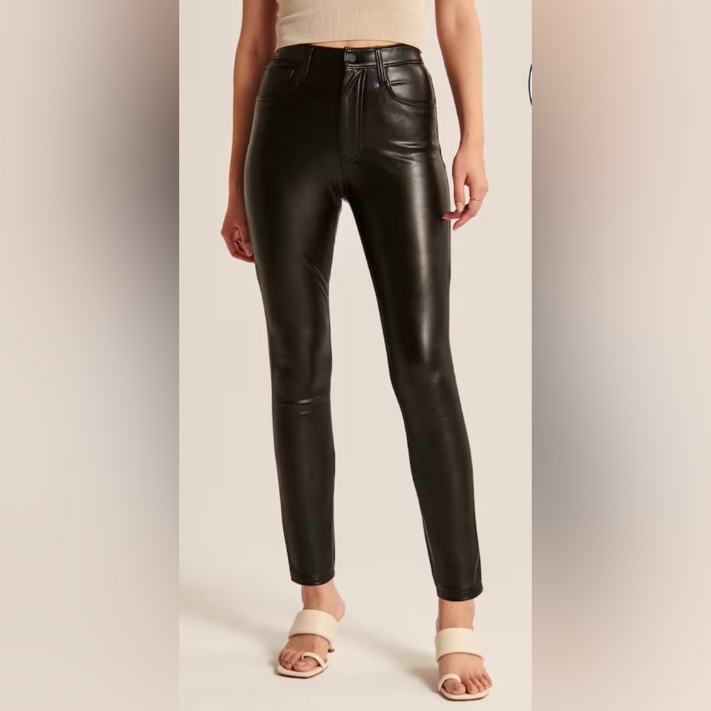 Abercrombie & Fitch | Vegan Leather Skinny Pant | Black 36R | 22R